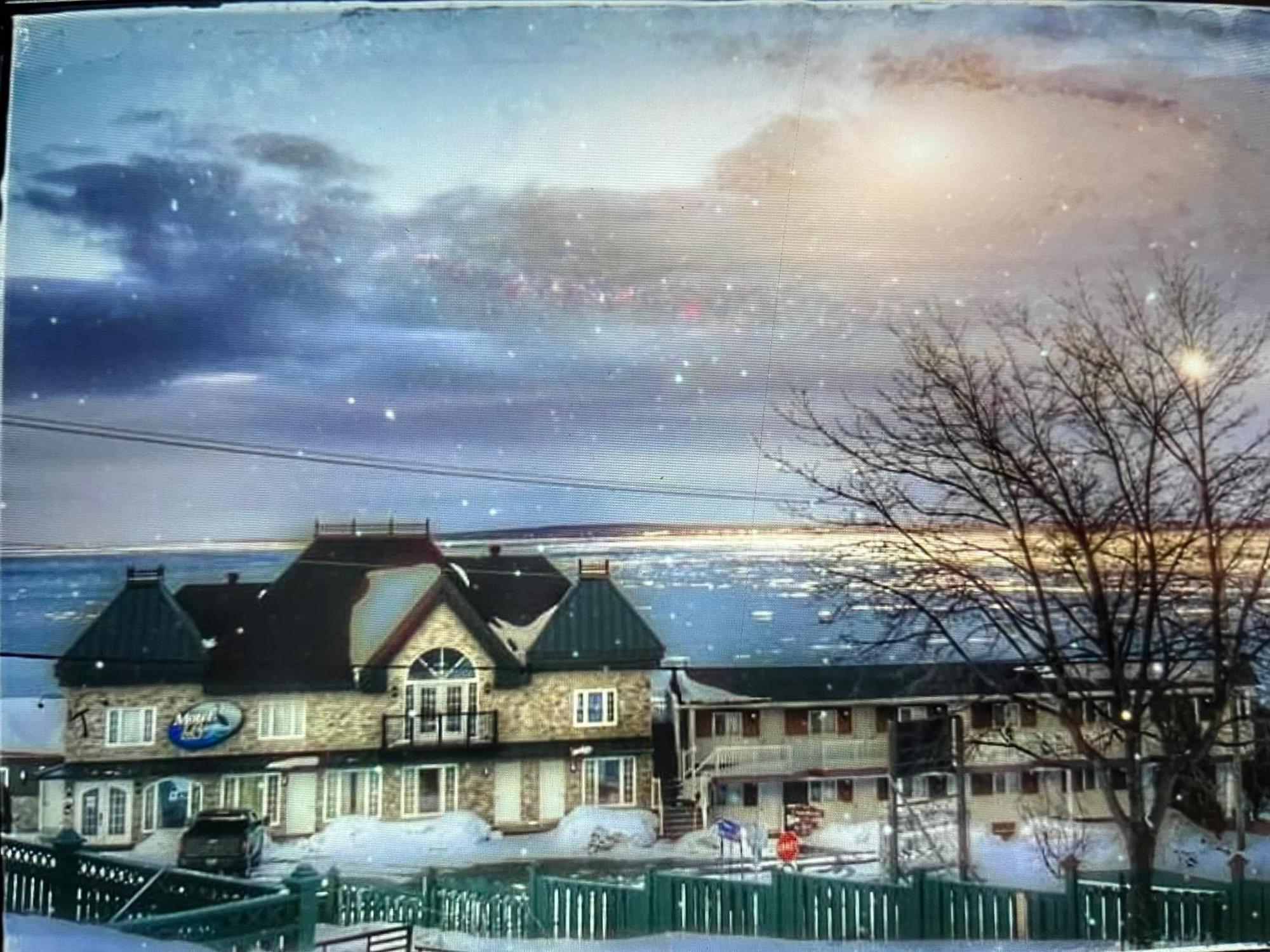 Motel Vue Belvedere Saint-Siméon Exterior photo