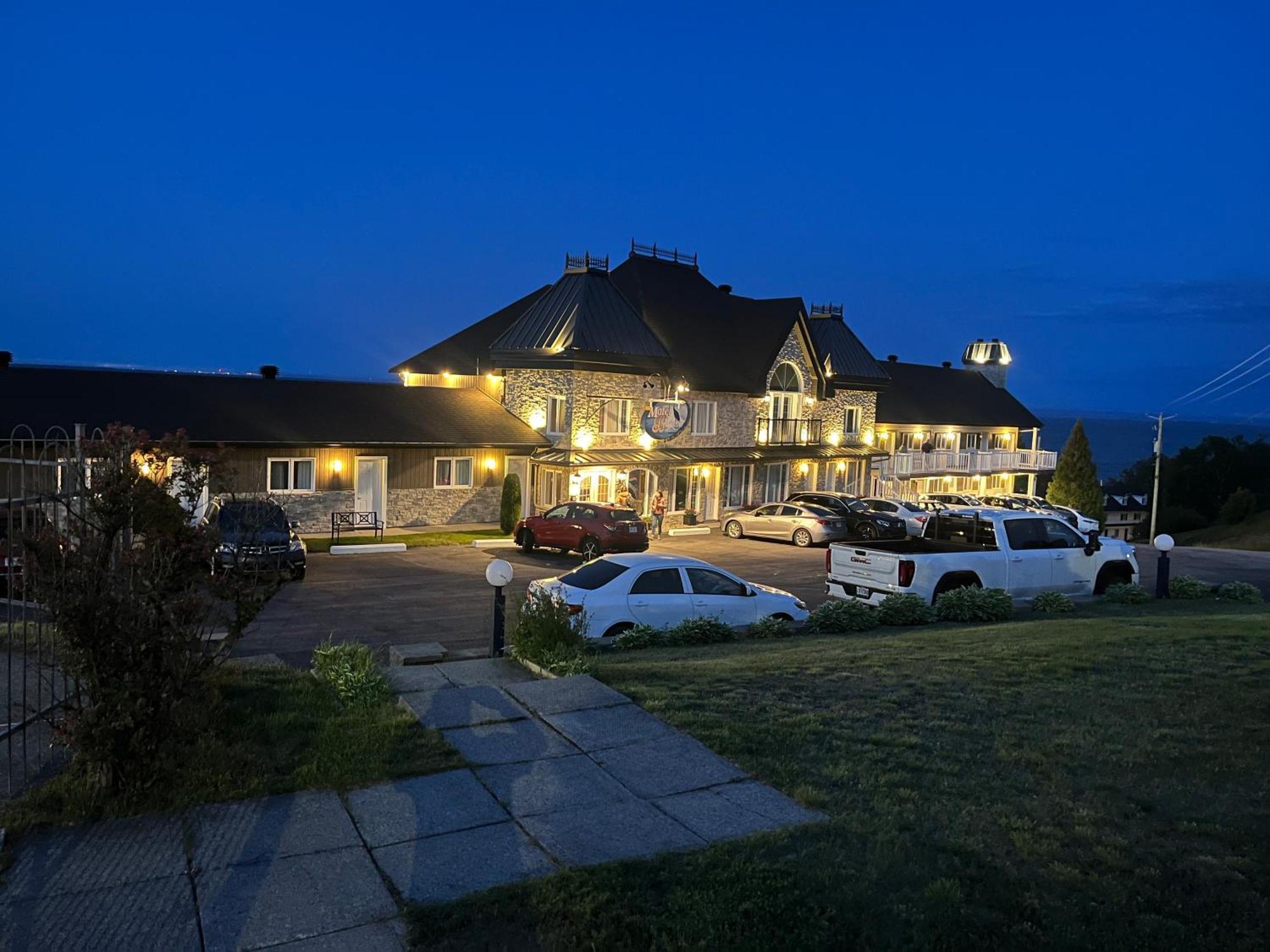 Motel Vue Belvedere Saint-Siméon Exterior photo